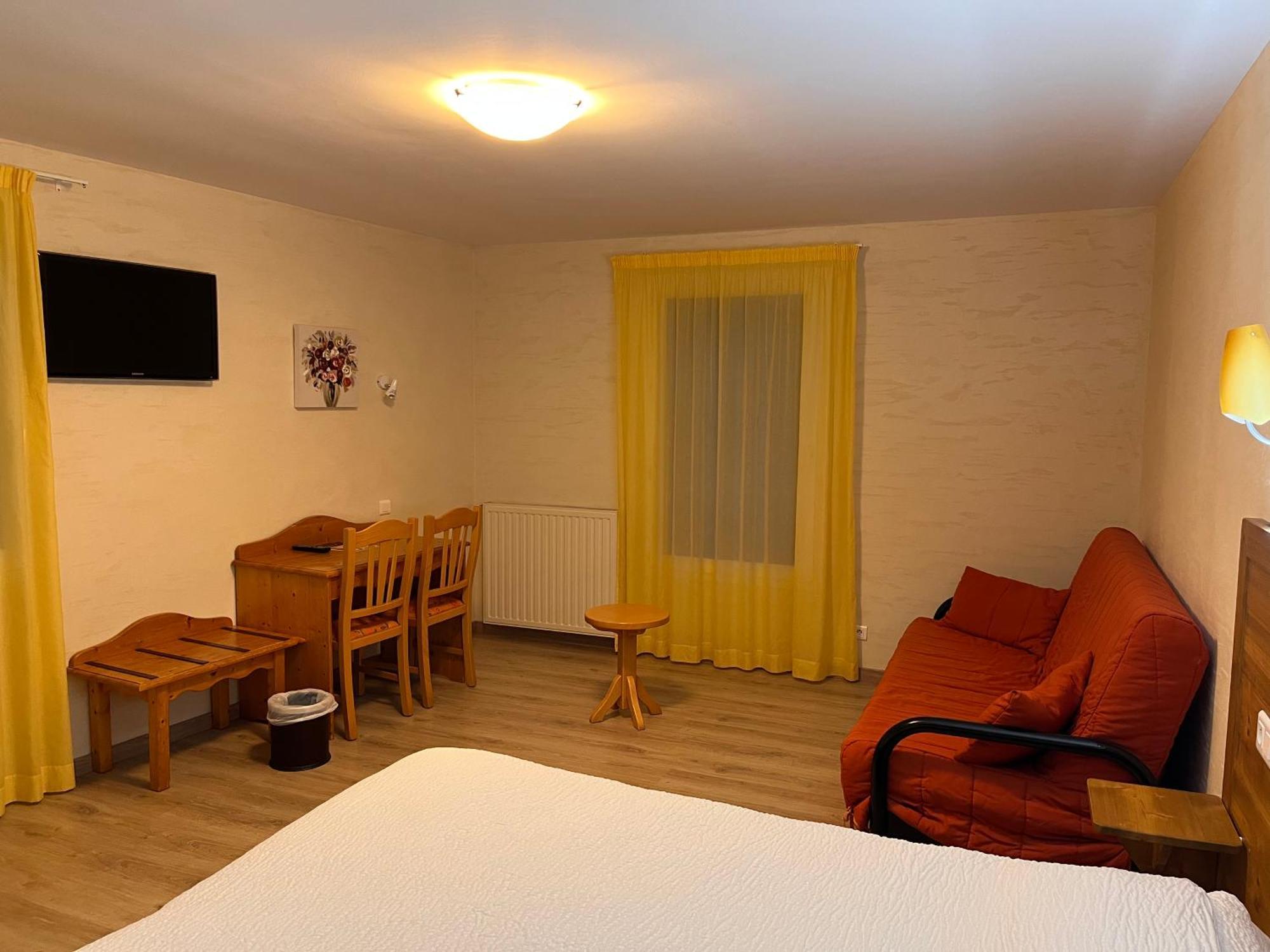 Logis Hotel Spa Restaurant Le Provence Lanarce Ngoại thất bức ảnh