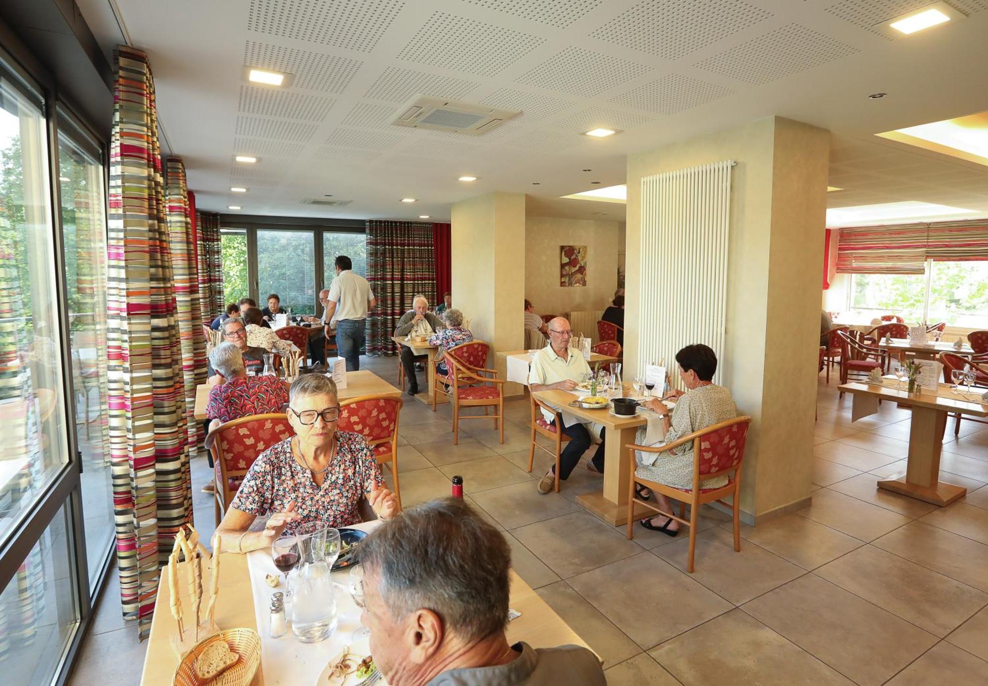 Logis Hotel Spa Restaurant Le Provence Lanarce Ngoại thất bức ảnh