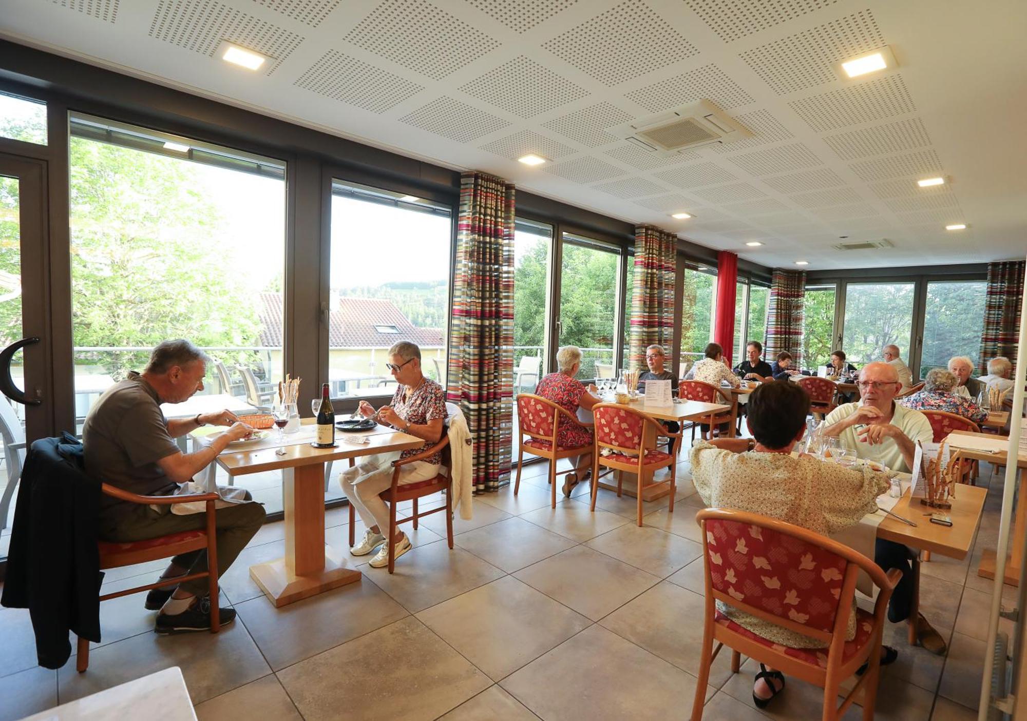 Logis Hotel Spa Restaurant Le Provence Lanarce Ngoại thất bức ảnh