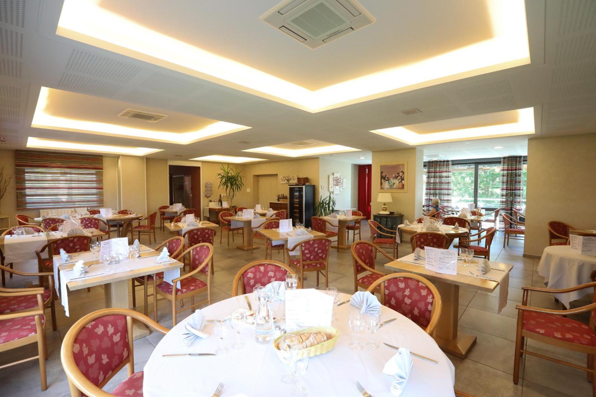 Logis Hotel Spa Restaurant Le Provence Lanarce Ngoại thất bức ảnh