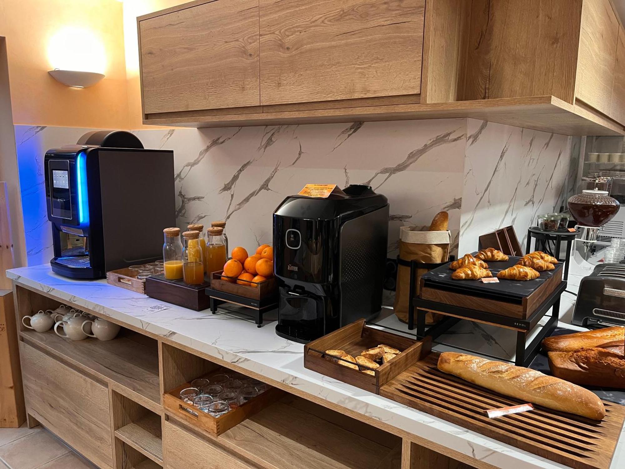Logis Hotel Spa Restaurant Le Provence Lanarce Ngoại thất bức ảnh